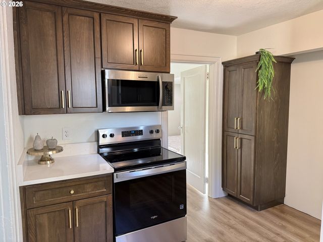 1375 RUGE St, Salem, OR 97304
