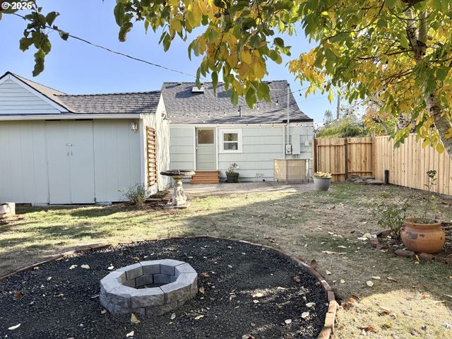 1375 RUGE St, Salem, OR 97304