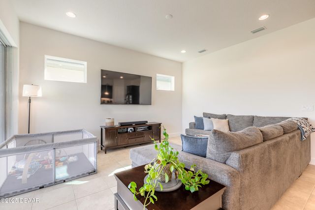 6243 Woodhaven Village Drive, Port Orange, FL 32128