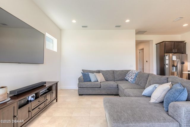 6243 Woodhaven Village Drive, Port Orange, FL 32128