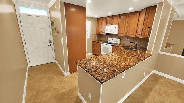 1541 S Ocean Boulevard 211, Pompano Beach, FL 33062