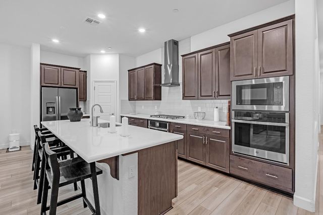 5913 Vantage St, Sacramento, CA 95835