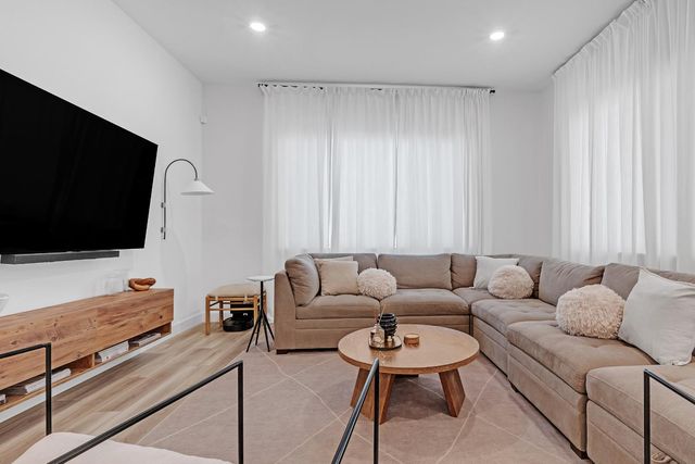 5913 Vantage St, Sacramento, CA 95835