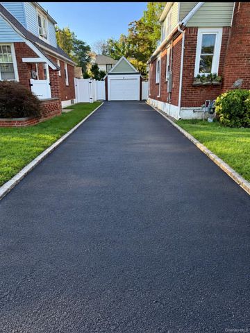 750 Wesley Street, Baldwin, NY 11510