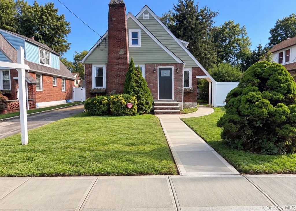 750 Wesley Street, Baldwin, NY 11510 — exterior