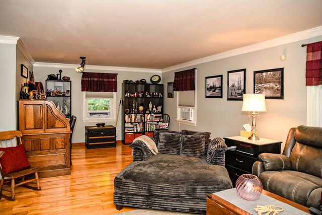 22 Edgewood Street, Milford, NH 03055