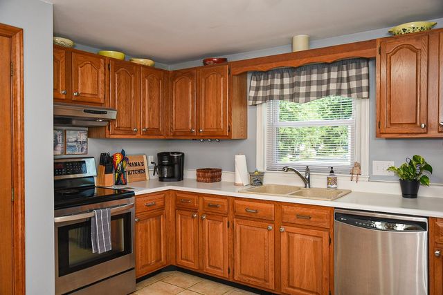 22 Edgewood Street, Milford, NH 03055