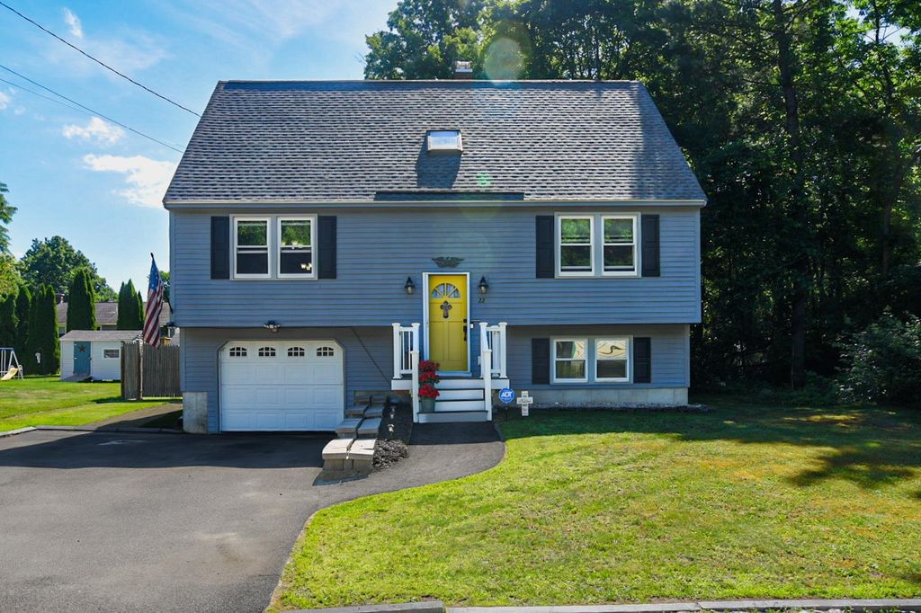 22 Edgewood Street, Milford, NH 03055