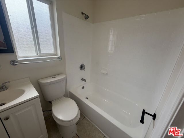 660 W 94th Street, Los Angeles, CA 90044