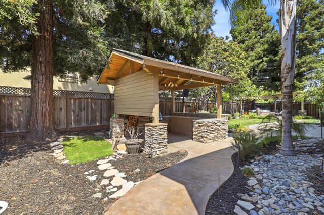 1301 Peregrine Drive, Gilroy, CA 95020