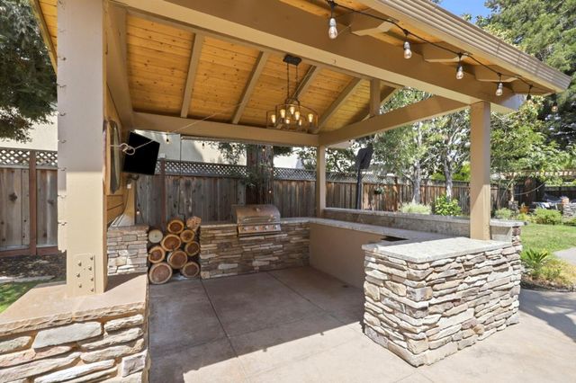 1301 Peregrine Drive, Gilroy, CA 95020