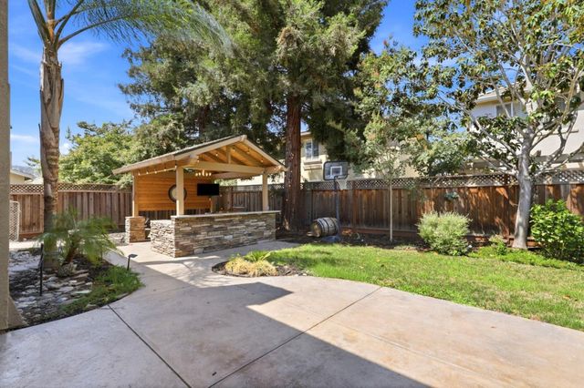 1301 Peregrine Drive, Gilroy, CA 95020