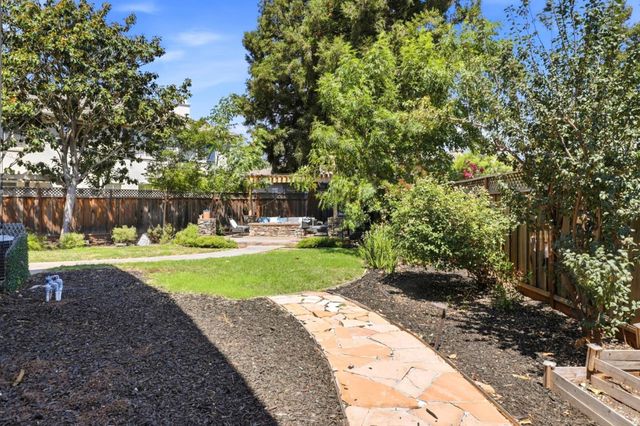 1301 Peregrine Drive, Gilroy, CA 95020