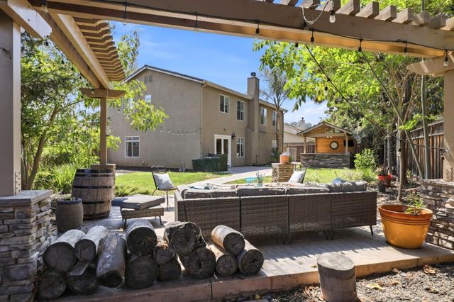1301 Peregrine Drive, Gilroy, CA 95020