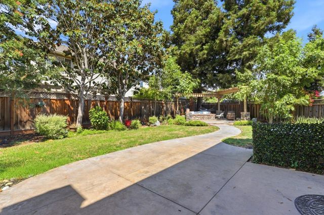 1301 Peregrine Drive, Gilroy, CA 95020