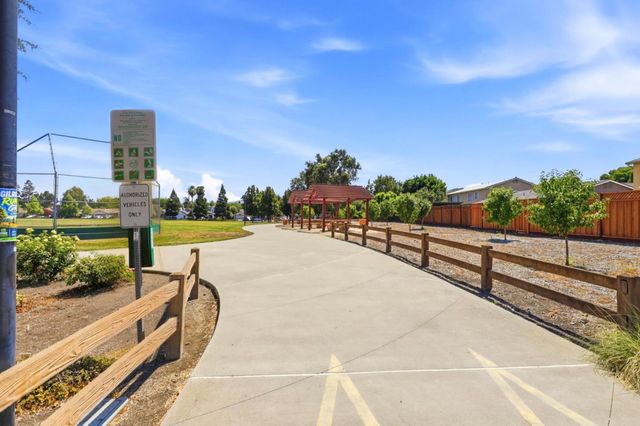 1301 Peregrine Drive, Gilroy, CA 95020