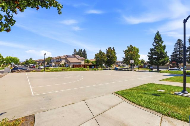 1301 Peregrine Drive, Gilroy, CA 95020