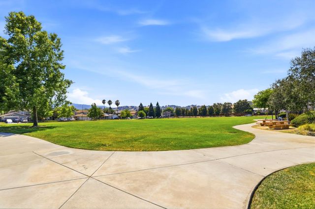 1301 Peregrine Drive, Gilroy, CA 95020