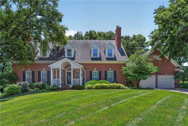 11012 Buena Vista Street, Leawood, KS 66211