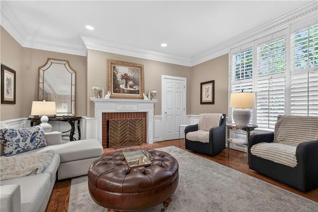 11012 Buena Vista Street, Leawood, KS 66211