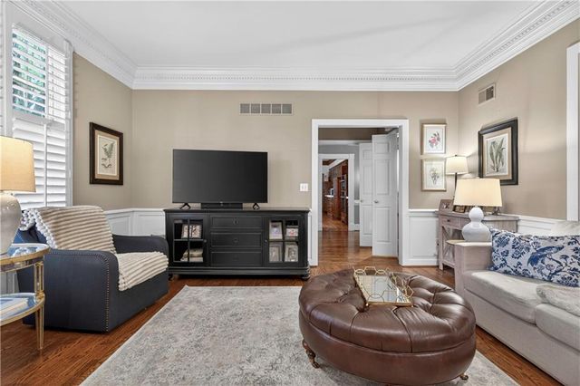 11012 Buena Vista Street, Leawood, KS 66211