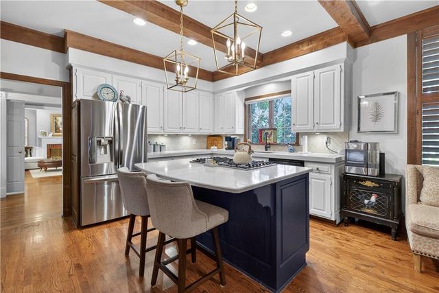 11012 Buena Vista Street, Leawood, KS 66211