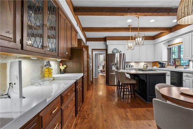 11012 Buena Vista Street, Leawood, KS 66211