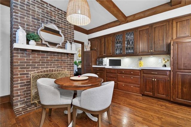 11012 Buena Vista Street, Leawood, KS 66211