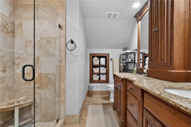 11012 Buena Vista Street, Leawood, KS 66211