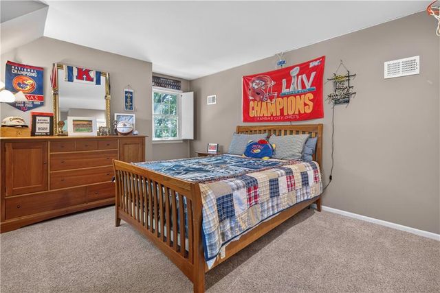 11012 Buena Vista Street, Leawood, KS 66211