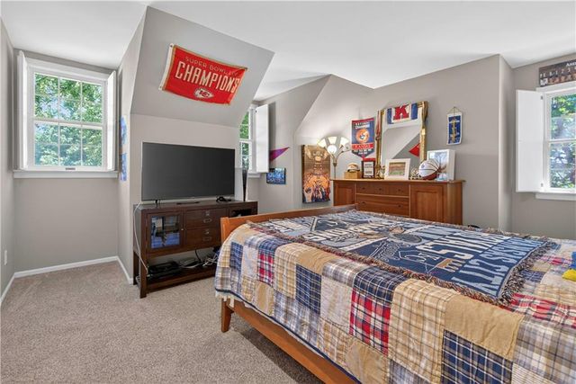 11012 Buena Vista Street, Leawood, KS 66211