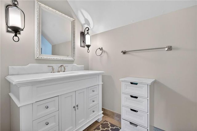 11012 Buena Vista Street, Leawood, KS 66211