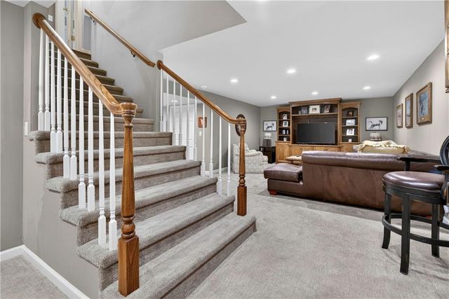 11012 Buena Vista Street, Leawood, KS 66211