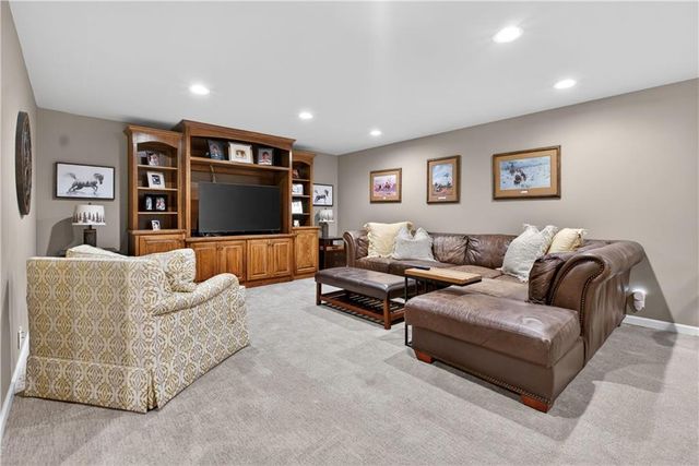 11012 Buena Vista Street, Leawood, KS 66211