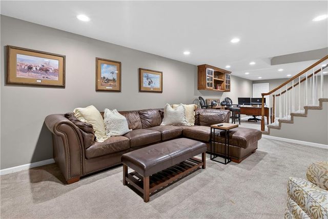 11012 Buena Vista Street, Leawood, KS 66211