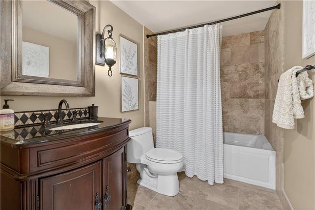 11012 Buena Vista Street, Leawood, KS 66211
