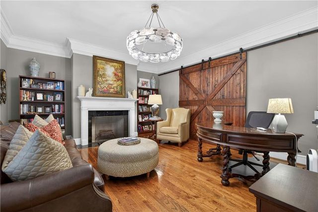 11012 Buena Vista Street, Leawood, KS 66211