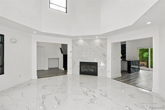 27507 Bell Road, Southfield, MI 48034