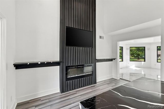 27507 Bell Road, Southfield, MI 48034