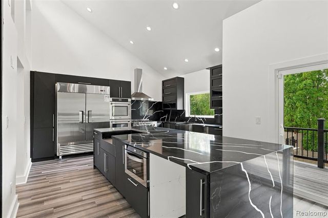 27507 Bell Road, Southfield, MI 48034