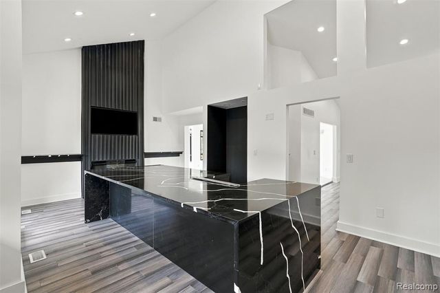 27507 Bell Road, Southfield, MI 48034