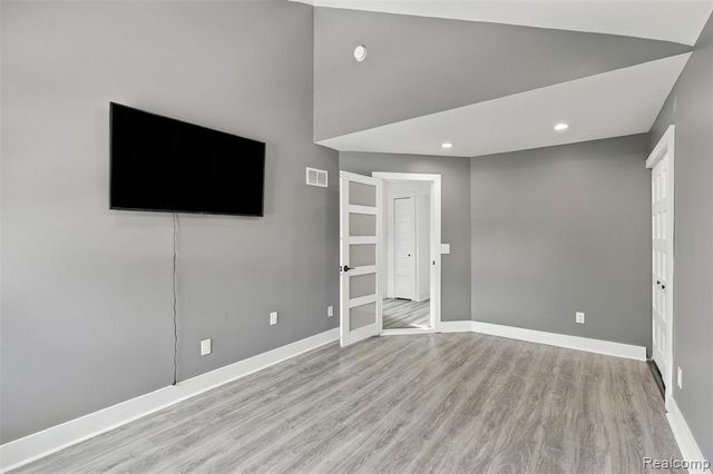 27507 Bell Road, Southfield, MI 48034
