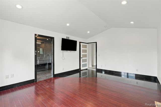 27507 Bell Road, Southfield, MI 48034