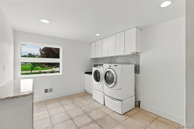27507 Bell Road, Southfield, MI 48034