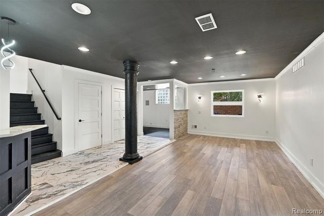 27507 Bell Road, Southfield, MI 48034