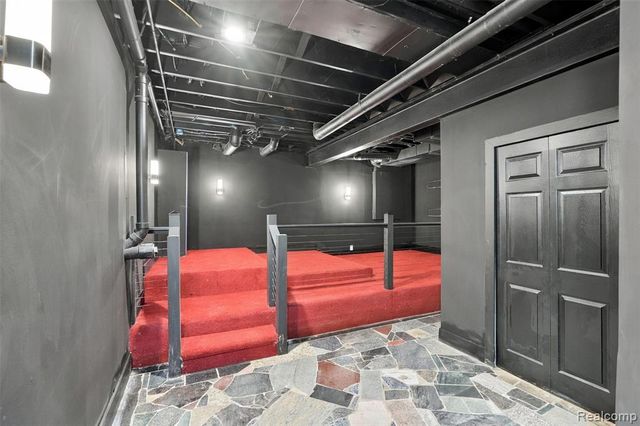 27507 Bell Road, Southfield, MI 48034