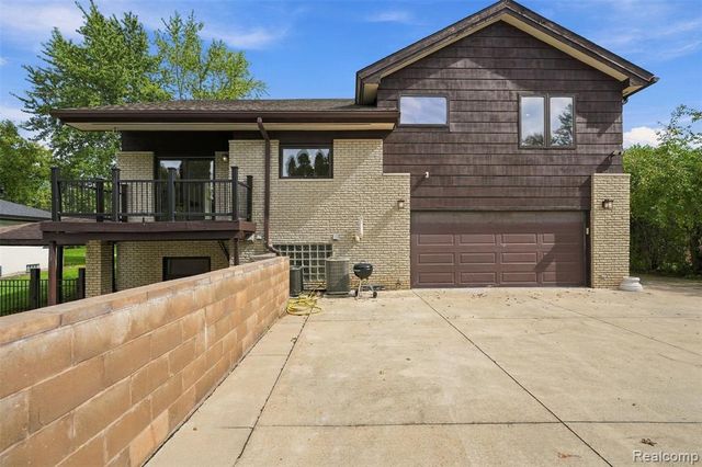 27507 Bell Road, Southfield, MI 48034