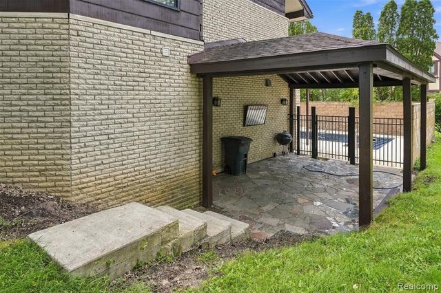 27507 Bell Road, Southfield, MI 48034