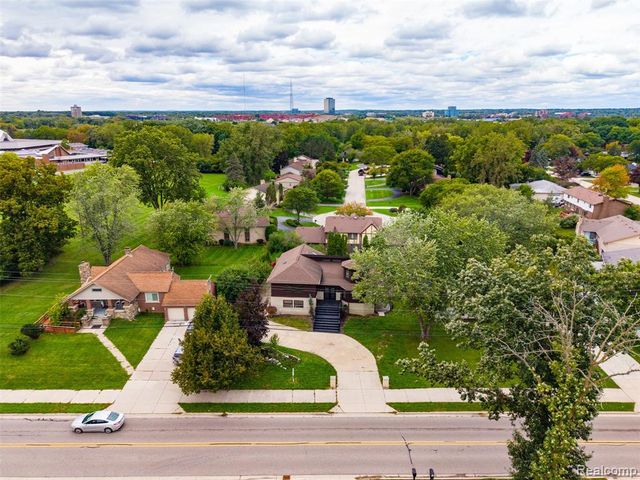 27507 Bell Road, Southfield, MI 48034