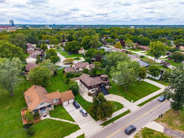 27507 Bell Road, Southfield, MI 48034